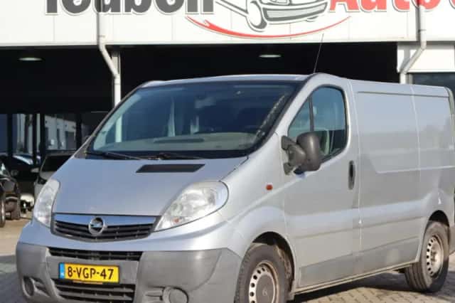Opel Vivaro (2010) thumbnail 1