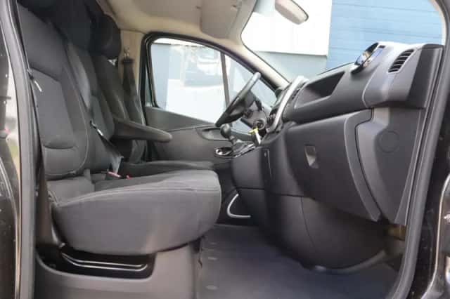 Opel Vivaro (2015) thumbnail 5