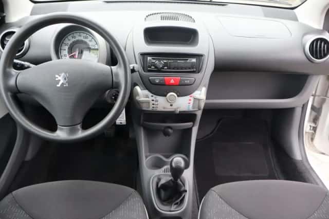 Peugeot 107 (2010) thumbnail 2