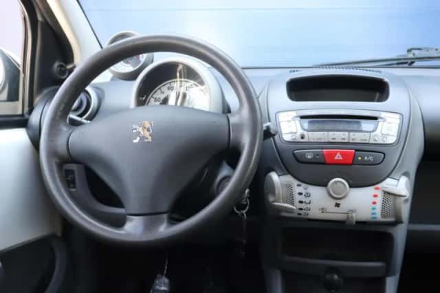 Peugeot 107 (2011) thumbnail 5