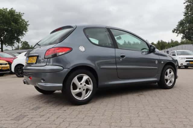 Peugeot 206 (2008) thumbnail 3