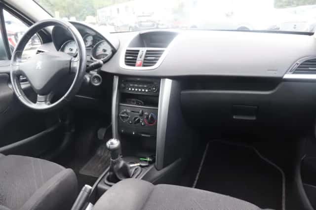 Peugeot 207 (2009) thumbnail 4