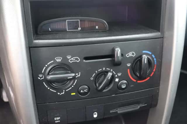 Peugeot 207 (2009) thumbnail 6