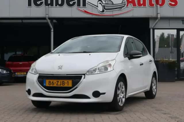 Peugeot 208 (2012) thumbnail 1