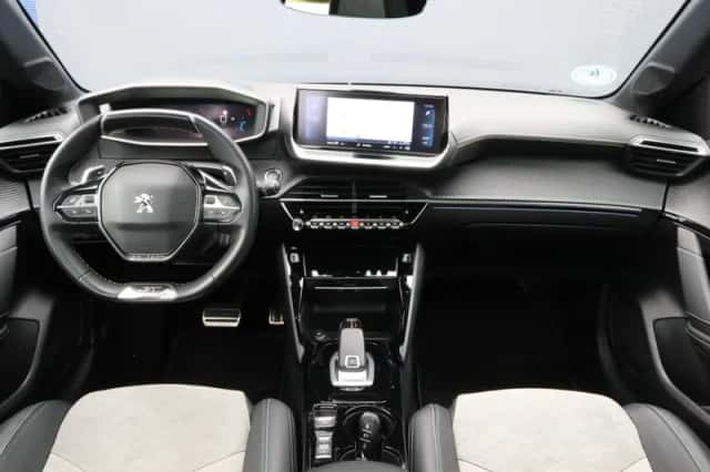 Peugeot 208 (2021) thumbnail 3