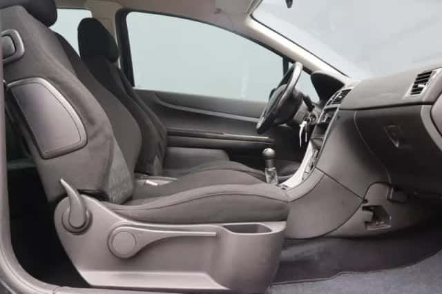 Peugeot 307 (2003) thumbnail 5