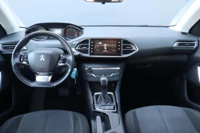 Peugeot 308 (2016) thumbnail 4