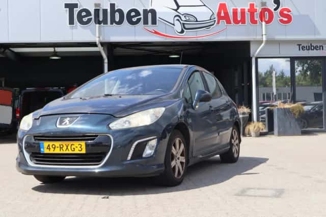 Peugeot 308 (2011) thumbnail 2