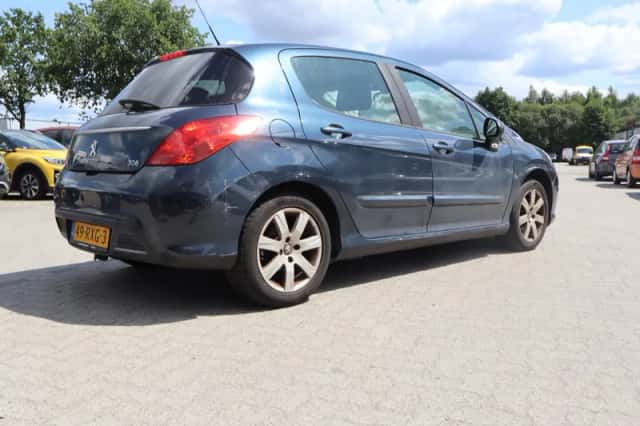 Peugeot 308 (2011) thumbnail 3