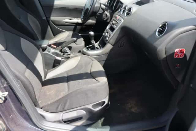 Peugeot 308 (2011) thumbnail 5