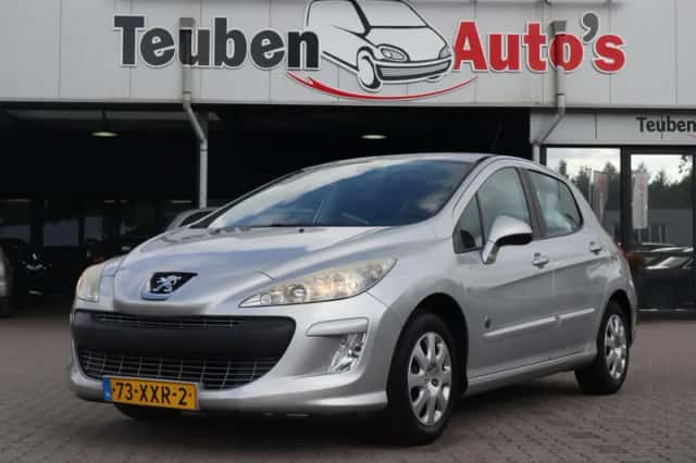 Peugeot 308 (2011) thumbnail 2