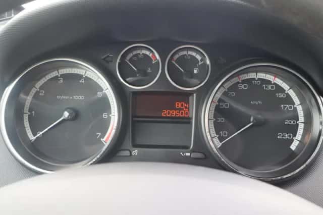 Peugeot 308 (2011) thumbnail 5