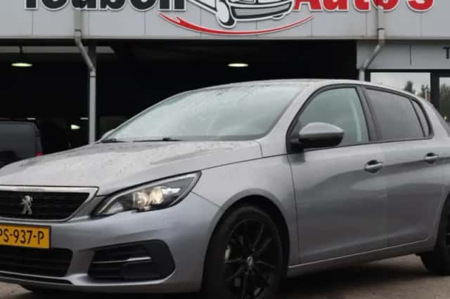 Peugeot 308 (2017) thumbnail 1