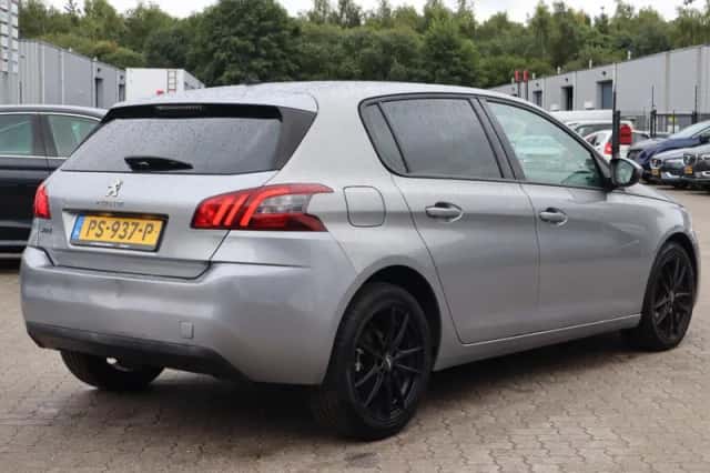 Peugeot 308 (2017) thumbnail 3