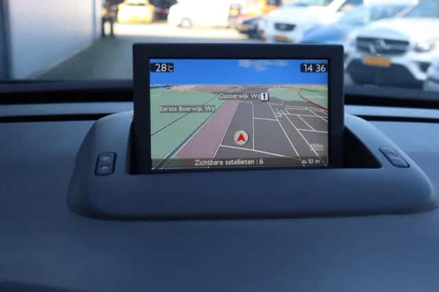 Peugeot 5008 (2014) thumbnail 6