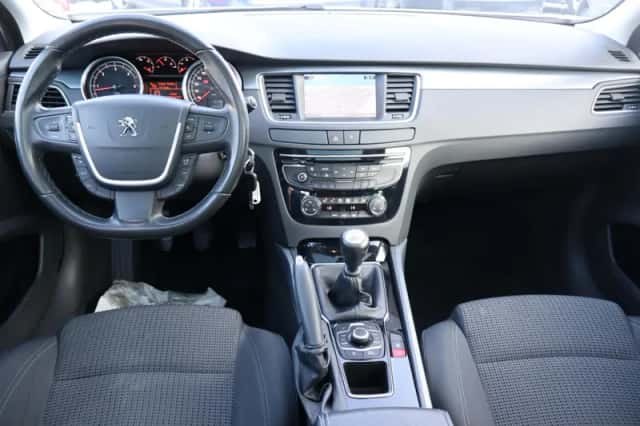 Peugeot 508 (2014) thumbnail 3