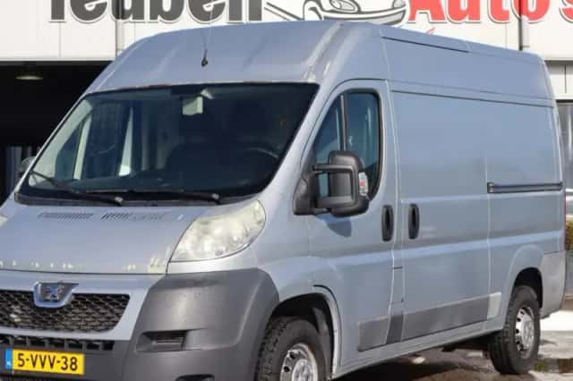 Peugeot Boxer (2012) thumbnail 1