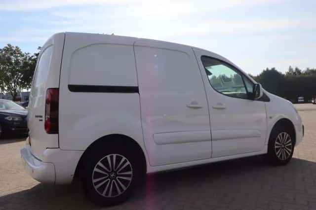 Peugeot Partner (2016) thumbnail 2