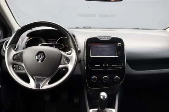 Renault Clio (2015) thumbnail 4