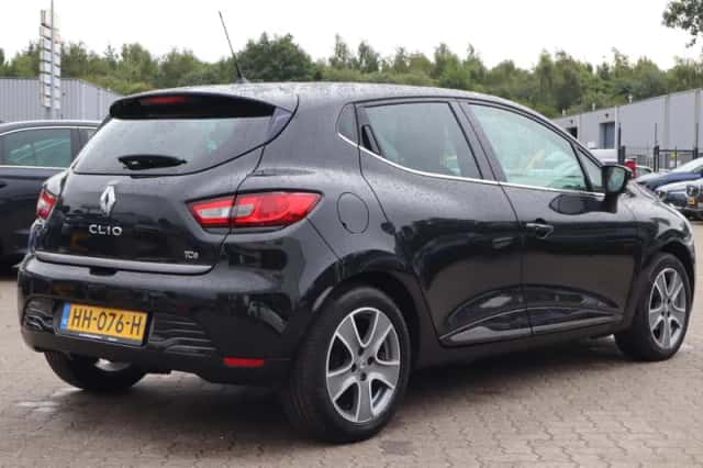 Renault Clio (2015) thumbnail 3