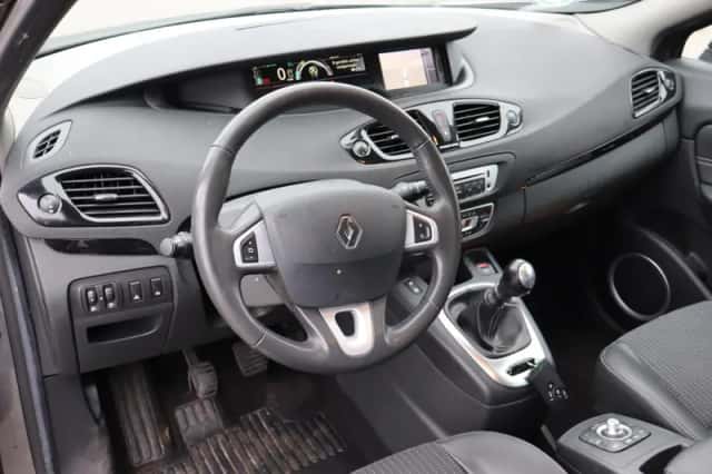Renault Scénic (2012) thumbnail 6