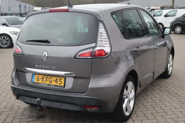 Renault Scénic (2012) thumbnail 6