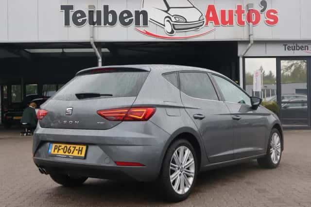 SEAT Leon (2017) thumbnail 3