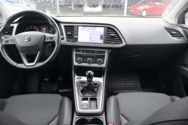 SEAT Leon (2017) thumbnail 4