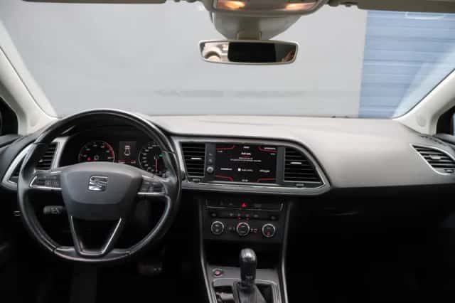 SEAT Leon (2018) thumbnail 3