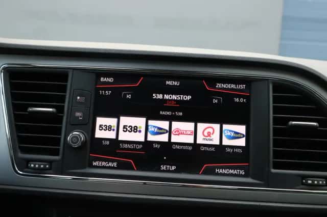 SEAT Leon (2018) thumbnail 5
