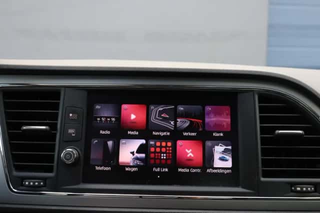 SEAT Leon (2018) thumbnail 6