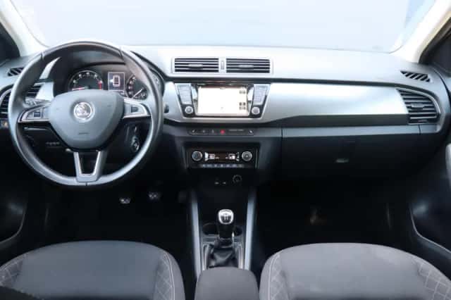 Škoda Fabia (2017) thumbnail 4
