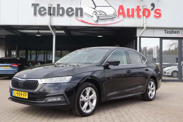 Škoda Octavia (2021) thumbnail 2