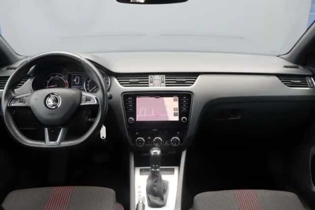 Škoda Octavia (2019) thumbnail 4