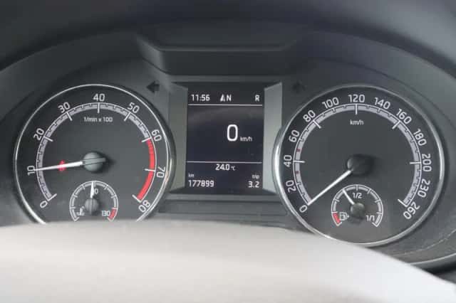Škoda Octavia (2019) thumbnail 6