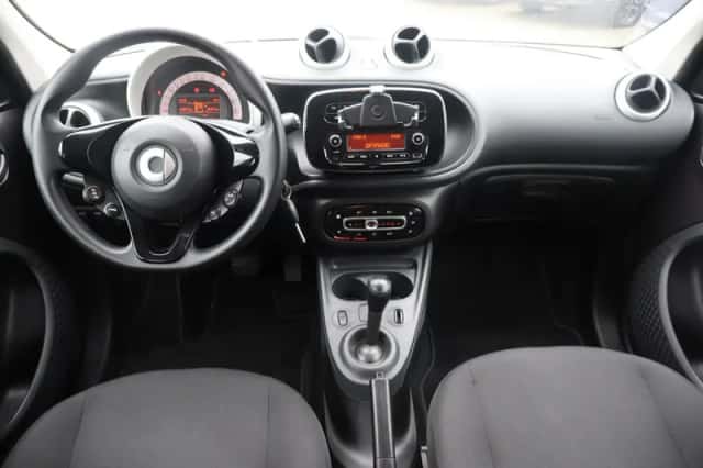 Smart Forfour (2015) thumbnail 2