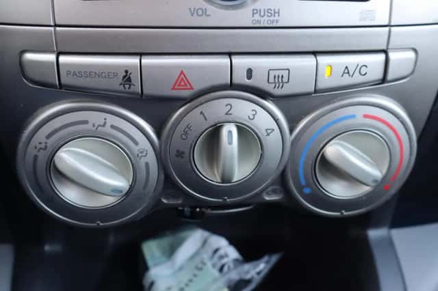 Subaru Justy (2011) thumbnail 4
