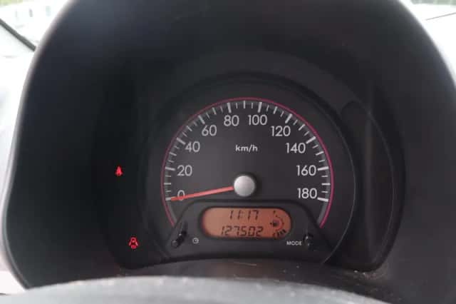 Suzuki Alto (2011) thumbnail 5