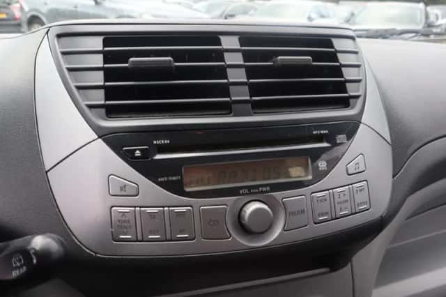 Suzuki Alto (2011) thumbnail 6