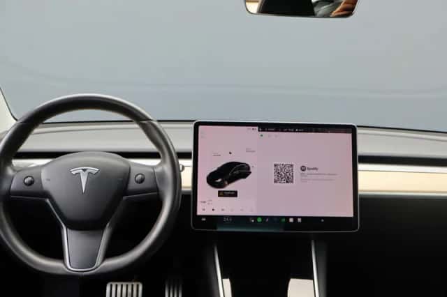 Tesla Model 3 (2019) thumbnail 6