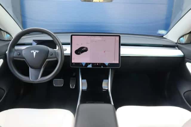 Tesla Model 3 (2019) thumbnail 3