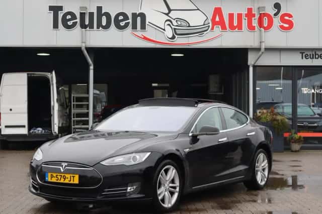 Tesla Model S (2014) thumbnail 2