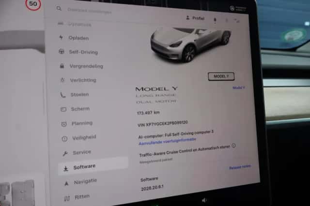 Tesla Model Y (2023) thumbnail 5
