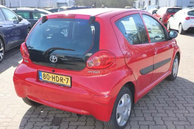 Toyota Aygo (2008) thumbnail 5