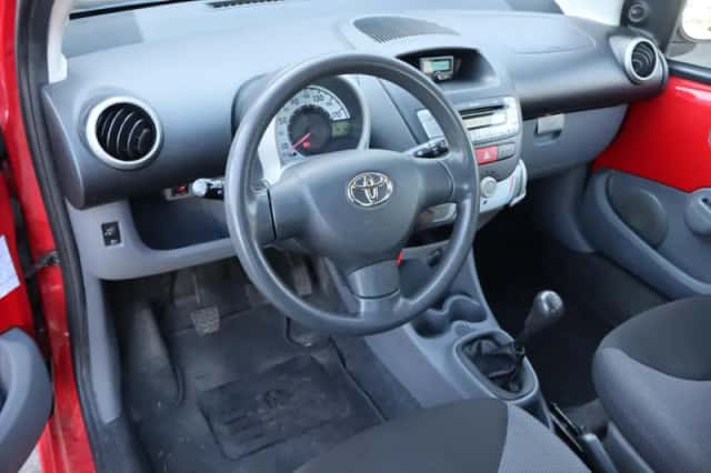 Toyota Aygo (2008) thumbnail 6