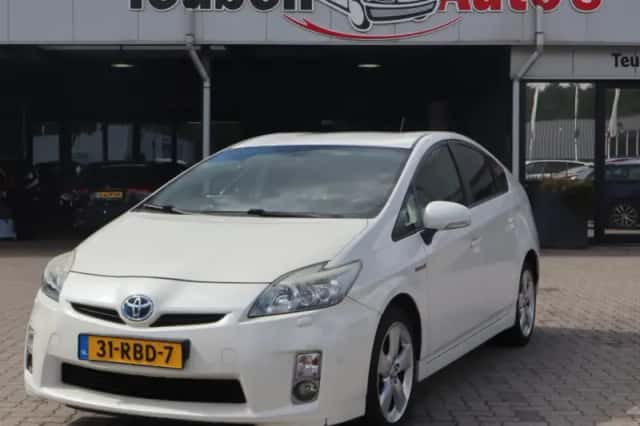 Toyota Prius (2011) thumbnail 1