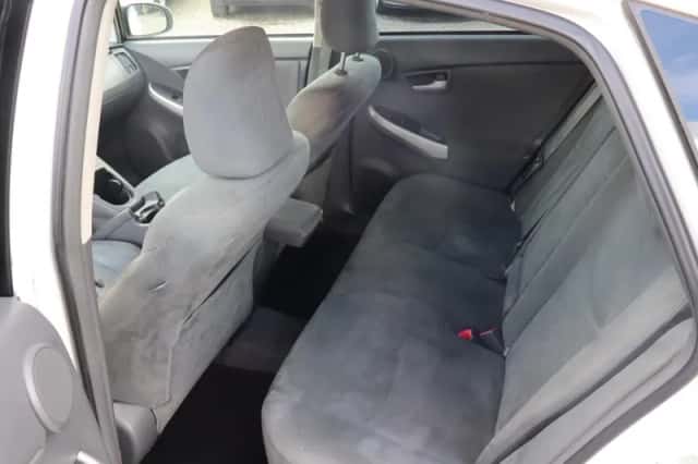 Toyota Prius (2011) thumbnail 5