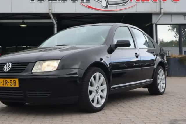Volkswagen Bora (2002) thumbnail 1