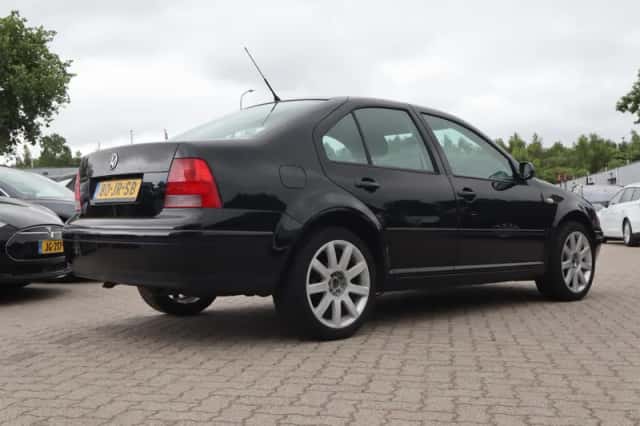 Volkswagen Bora (2002) thumbnail 3