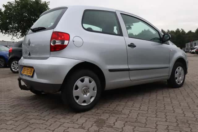 Volkswagen Fox (2007) thumbnail 2